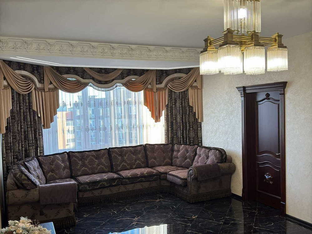 Простора 3-к. квартира з дизайнерським ремонтом за вул. Олеся Гончара Луцьк - зображення 4