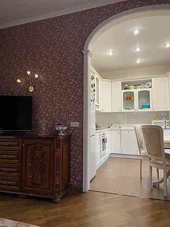 Двокімнатна, євроремонт, 60 м2, вулиця  Михайла Бойчука 12а Киев