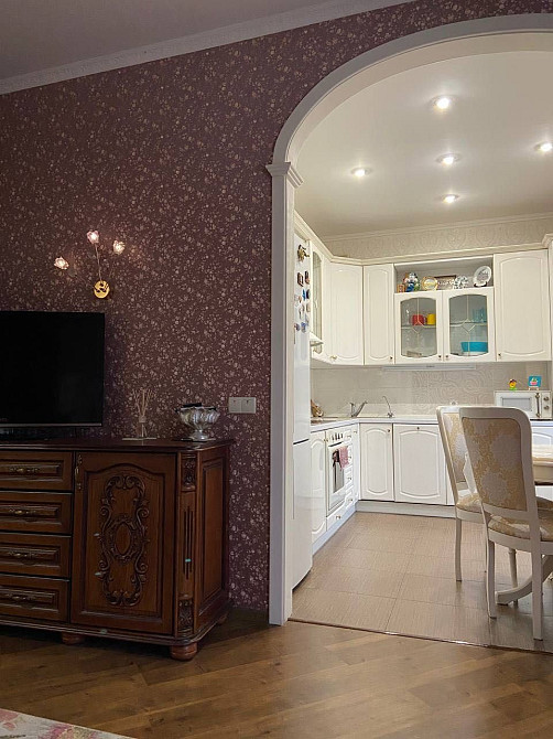 Двокімнатна, євроремонт, 60 м2, вулиця  Михайла Бойчука 12а Киев - изображение 5