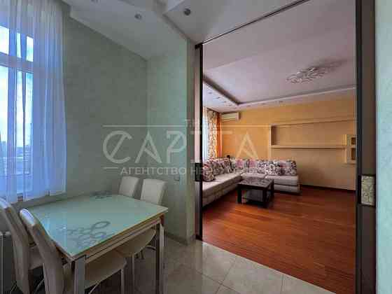 Київ, Дніпровський район, вул. Микільсько-Слобідська, 1а Київ