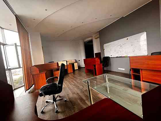 Владелец. Продам квартиру (центр) ул. Чернышевского 130 кв.м 