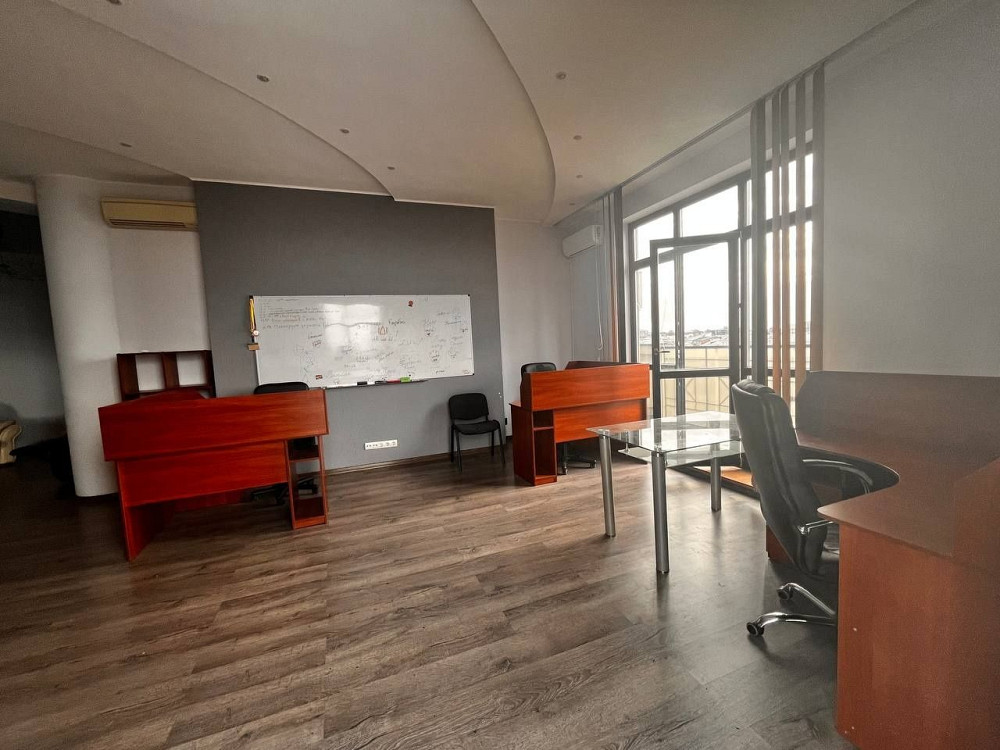 Владелец. Продам квартиру (центр) ул. Чернышевского 130 кв.м  - изображение 1