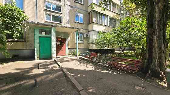 ТОП! Квартира під ремонт у престижному районі Русанівський бульвар Киев