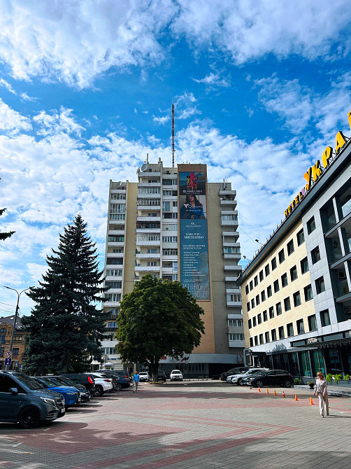 Двокімнатна квартира в центрі міста з частковим ремонтом Луцк - изображение 1