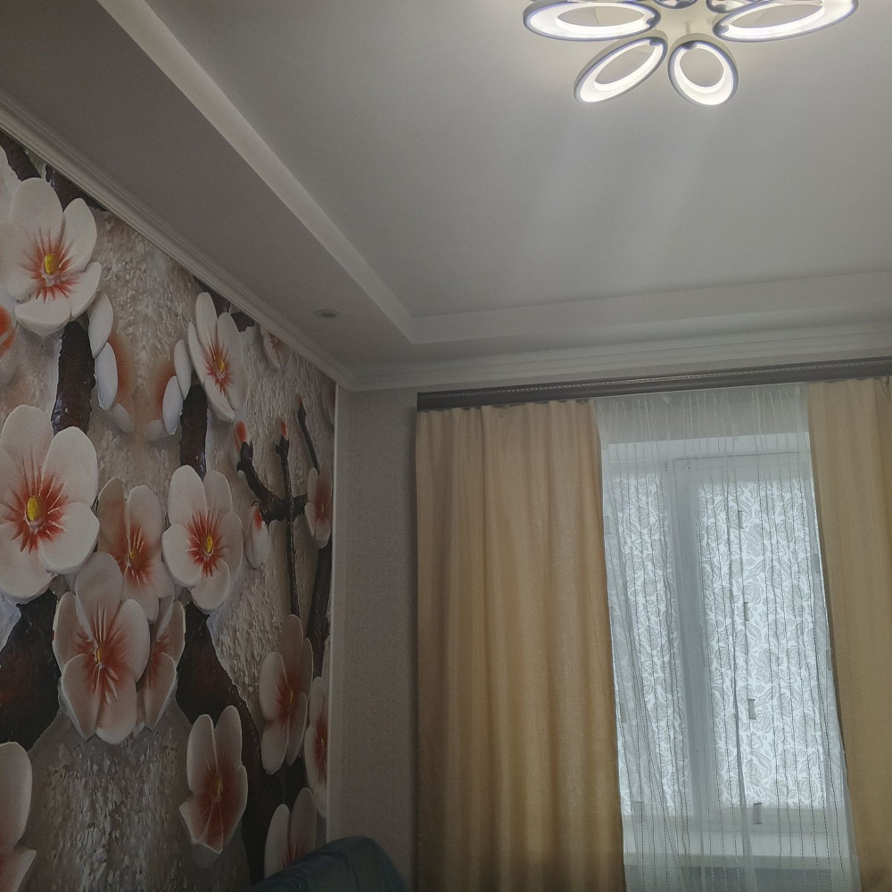 Продаю уютную 2х комнатную квартиру г Мерефа шикарный ремонт с мебелью Мерефа - изображение 1