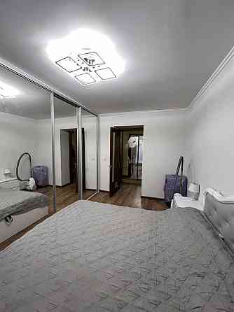 2- кімнатна квартира на 3 поверсі, в цегляному будинку з ремонтом Угорники