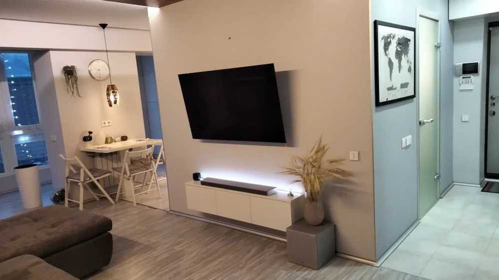 Продам двушку 50м2 + гараж! Набережная, Конституции Центр 82615 Харьков - изображение 1