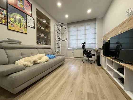 Продажа 2 комн.  квартиры в Центре на Успенской площади. Днепр