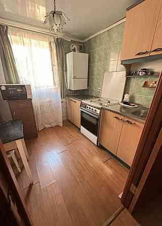 )( Продаж квартири на землі Рівне