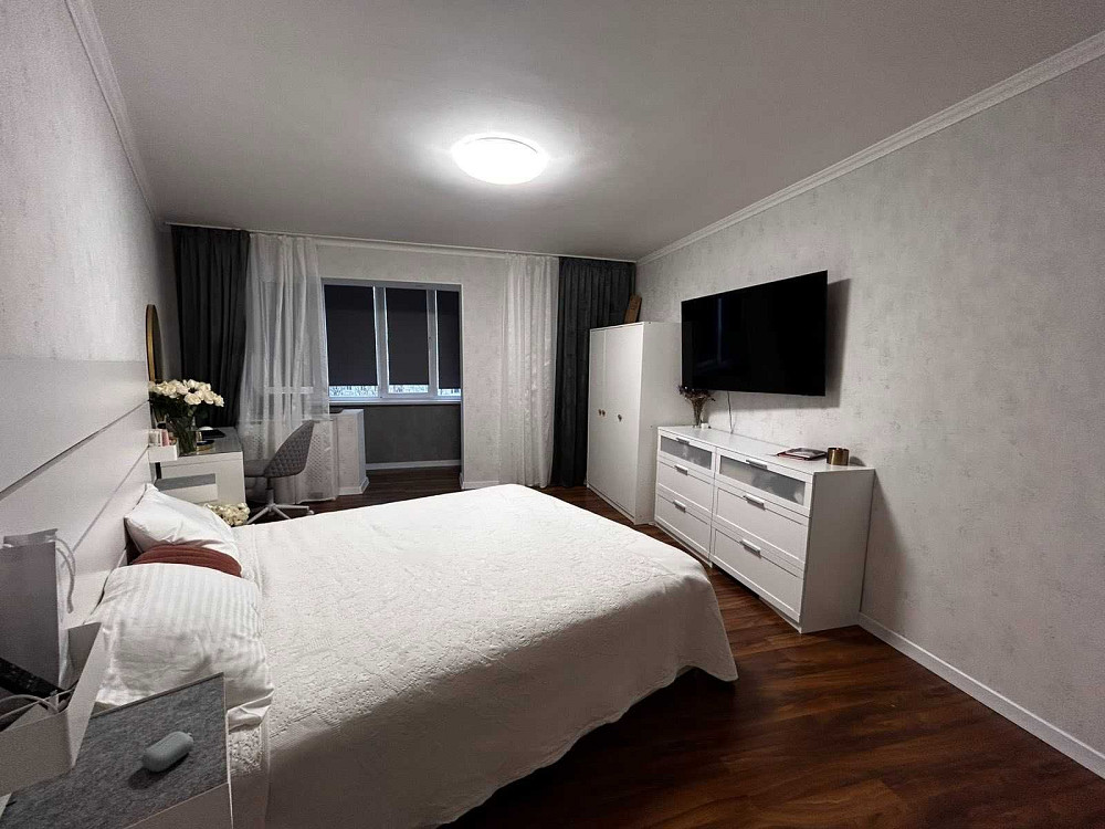 Продаж 4-кімнатної квартири, 1-й мікрорайон  - изображение 1