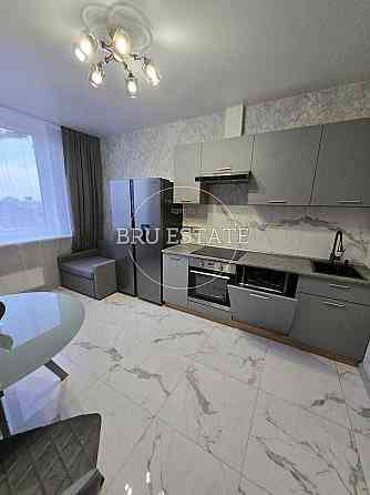 Продаж 1-к квартири ЖК Варшавський 3 вул Олександра Олеся 17 Ретровіль Киев