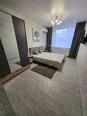 Продаж 1-к квартири ЖК Варшавський 3 вул Олександра Олеся 17 Ретровіль Киев