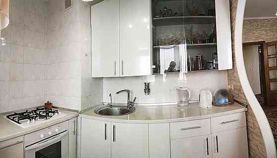 Продам 2-к квартиру на Ак.Глушко, " Голубой дом" Одеса