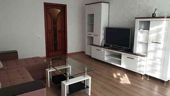 Пропоную в оренду двокімнатну квартирк О. Пчілки 3а Киев