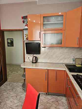 Сдаю  отличную  2х к.квартиру в центре, автопарковка Кропивницький