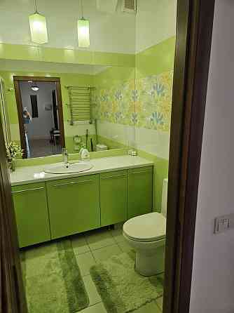 Сдаю  отличную  2х к.квартиру в центре, автопарковка Кропивницький