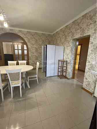 Оренда 4 к квартири 350 м Центр Києва вул Кропивницького 10  Бесарабка Киев