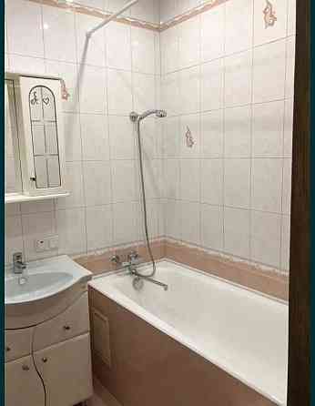 Оренда 2 к.квартири вул. Ахматової, 35 м. Осокорки , м. Позняки Киев