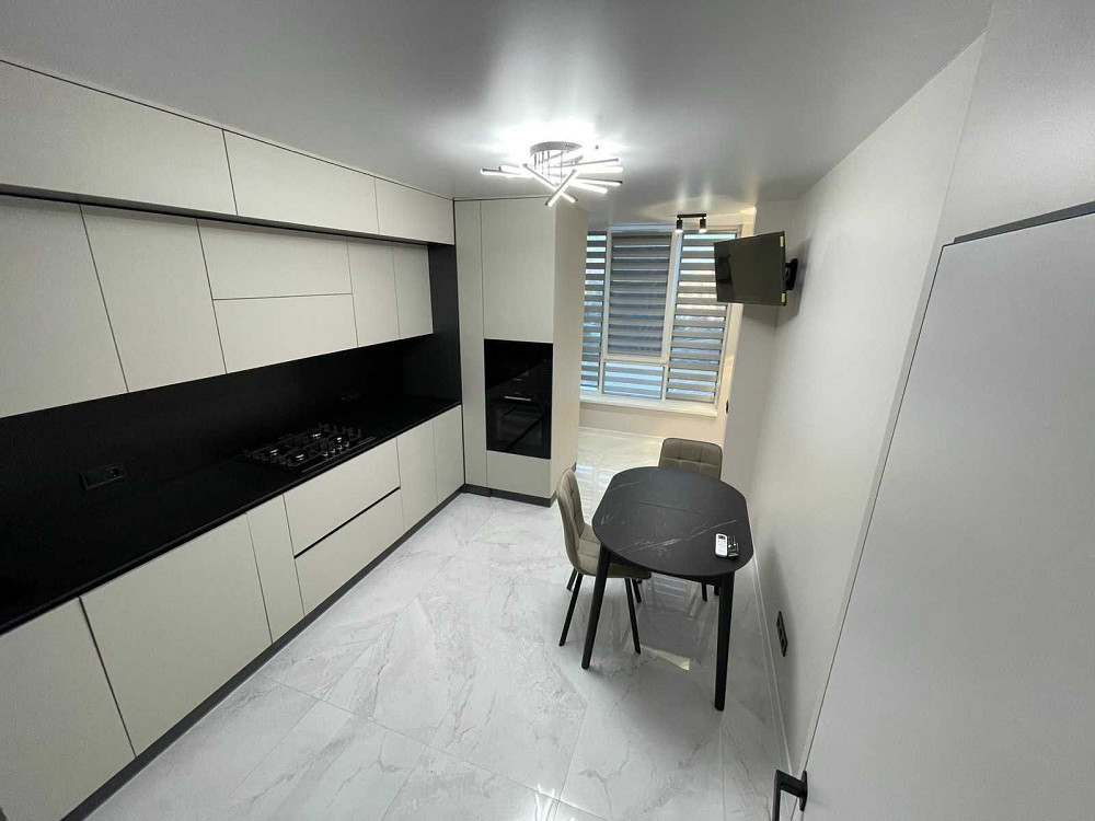 Оренда 1-кімнатної квартири в новобудові, вул.Карла Мікльоша Львов - изображение 1