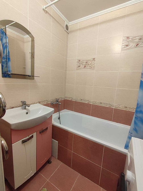 Вільна , сучасна 2 кімнатна Грущевського 17 Г Бровари - зображення 3