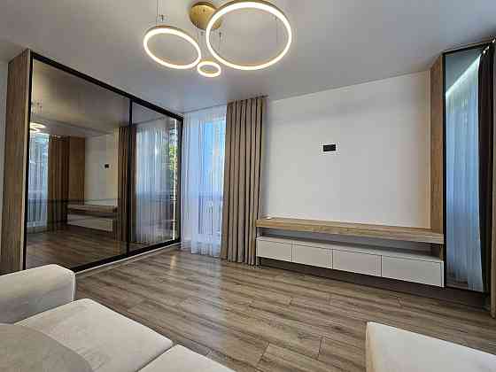 Продам 2кім. ( кухня-студіо+дві ізольовані кімнати + гардеробна) Тернопіль