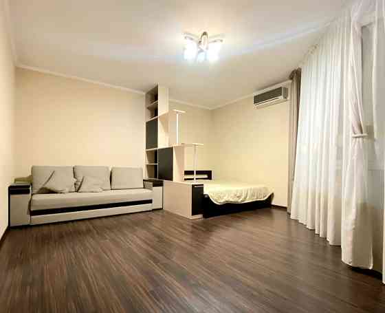 Пчілки 2а, Позняки, 1 кімнатна 50м2 біля Ашану Киев