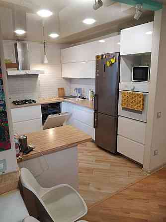 Продам 4-комн.квартиру на Павловом Поле Харьков