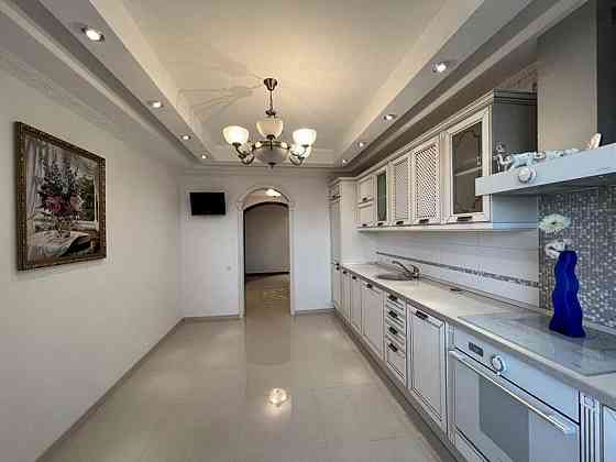 Простора 3-к квартира вул. Урлівська 30 Киев