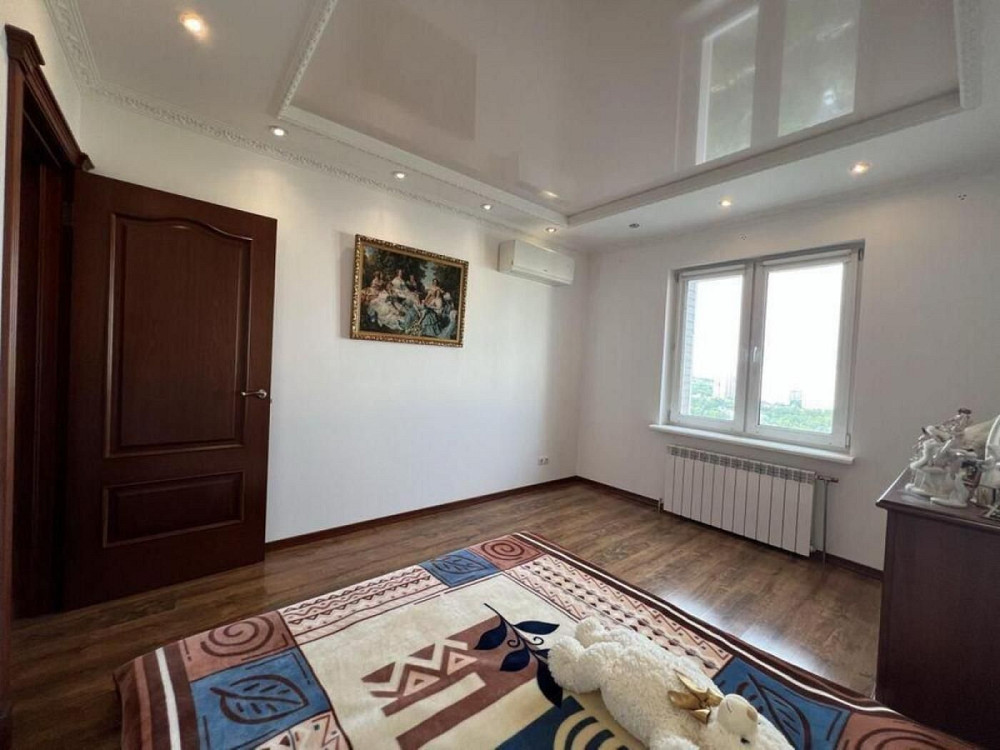 Простора 3-к квартира вул. Урлівська 30 Киев - изображение 8