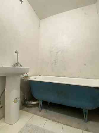 3к квартира під ремонт м. Лівобережна Киев