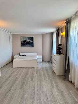 Ексклюзивна 4-к квартира вул. Драгоманова 17 Киев