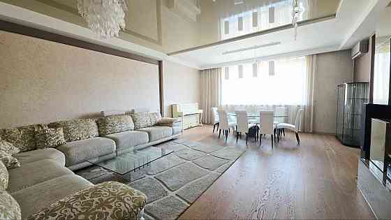 Здам в оренду  квартиру площею 175,5кв.м  пр. Науки, ЖК Класичний Днепр