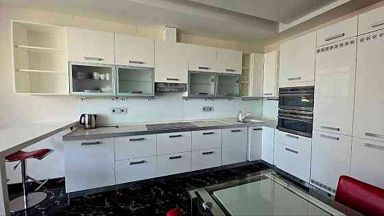 Здам в оренду  квартиру площею 175,5кв.м  пр. Науки, ЖК Класичний Днепр