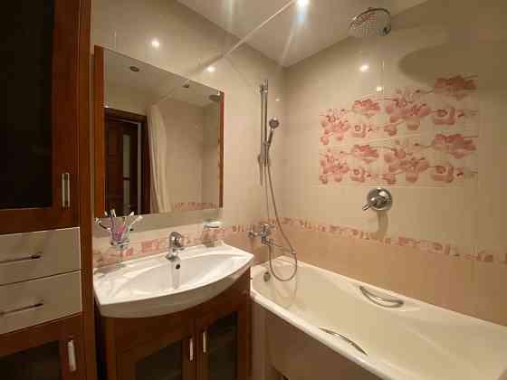 Оренда видова 3 кімнатна квартира Дарницький бульвар 8 Киев