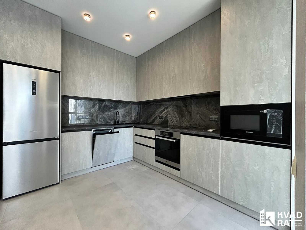 Укомлектована 1-кімнатна з ремонтом Івано-Франківськ - зображення 1