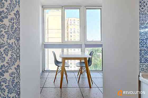 БЕЗ% 1 кім., кв. Солом`янський р-н, прсп. Повітряних Сил 17. Вокзальна Киев