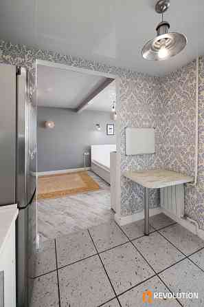 БЕЗ% 1 кім., кв. Солом`янський р-н, прсп. Повітряних Сил 17. Вокзальна Киев