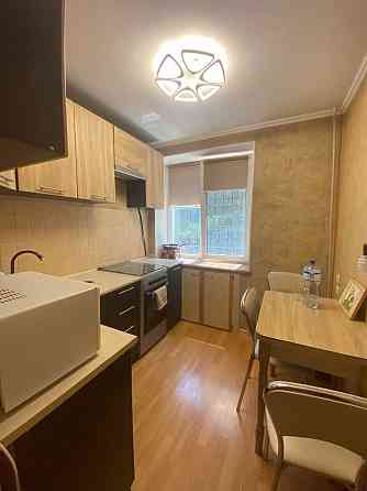 Сдам до лета 2 комнатную квартиру на Парковой в 9-ти Чорноморськ