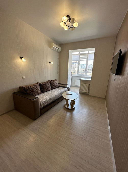 Сдам 1ком.квартиру на Набережной (р-н кемпинг АББО), можно на 1-2мес. Чорноморськ - зображення 1