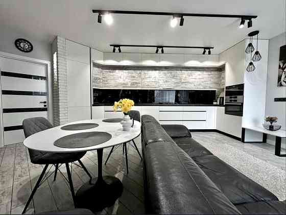 Сучасна Євро 3-кімнатна квартира з дизайнерським ремонтом. Власник Буча