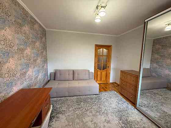 Продам 2-комнатную квартиру на 1 микрорайоне Левого берега, АГО Кам`янське (Запорізька обл.)