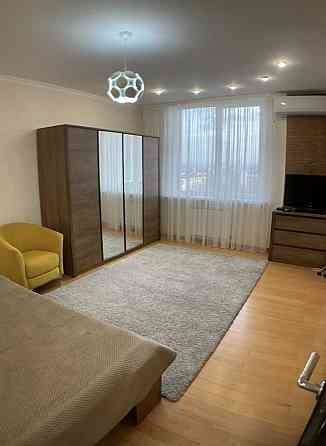 Затишна 1-кімнатна квартира по пр. Леся Курбаса, 5-В Киев