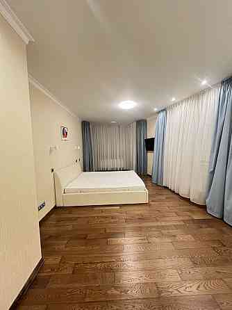 Оренда 4-к квартири, 147 кв м ,  ЖК Сонячна Брама,Голосіїво. Киев