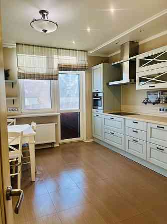 Оренда 4-к квартири, 147 кв м ,  ЖК Сонячна Брама,Голосіїво. Киев