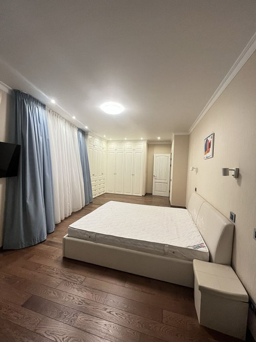 Оренда 4-к квартири, 147 кв м ,  ЖК Сонячна Брама,Голосіїво. Киев - изображение 1