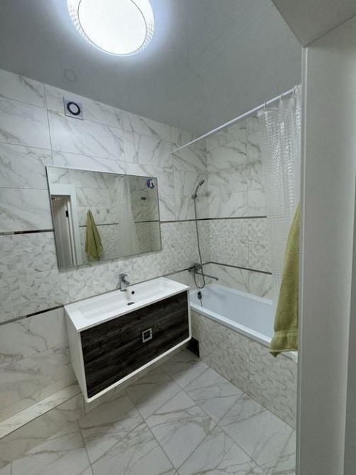 Оренда просторої  квартири в ЖК «Адамант» Киев - изображение 8