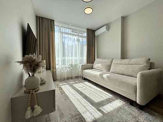 Дизайнерська 1к 43м2 з гардеробом в сучасному ЖК Республіка Киев