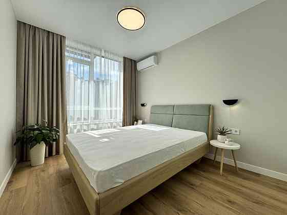 Дизайнерська 1к 43м2 з гардеробом в сучасному ЖК Республіка Киев