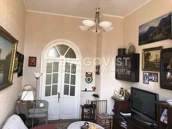 Продаж 2к квартири вул.Костьольна 7 Доревол Шевченківський район Киев