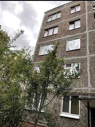 Продам трьох кімнатну квартиру по Захисників України Чернигов